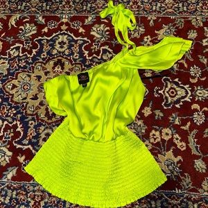 Size m Bebe off shoulder blouse